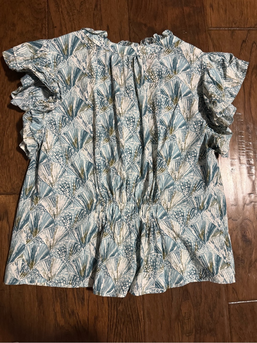 Pinch Fan-Print Ruffle Sleeve Top - Picture 4 of 5
